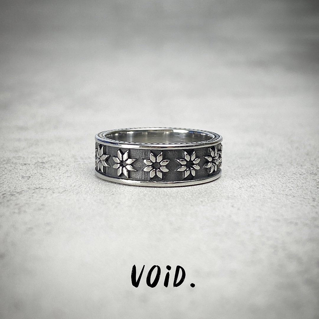 Flower Patterned Stainless Steel Ring - RING130VD