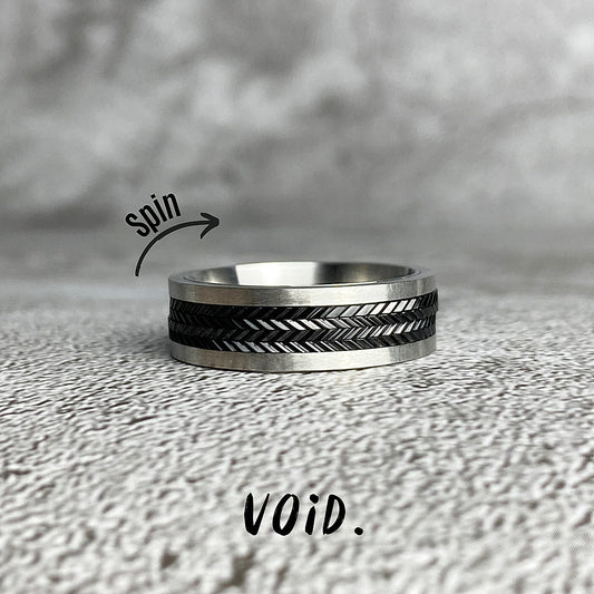 Arrow Patterned Spinner Stainless Steel Ring - RING93VD